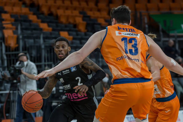 的表现告诉 的表现告诉